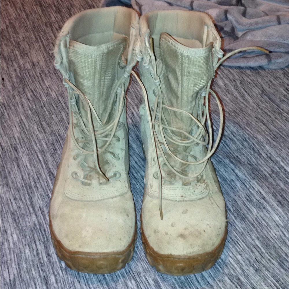 Combat/military boots