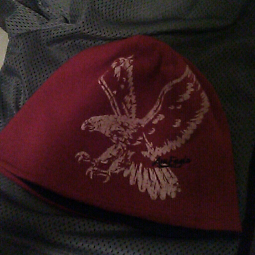 AMERICAN EAGLE RED BLUE BEANIE