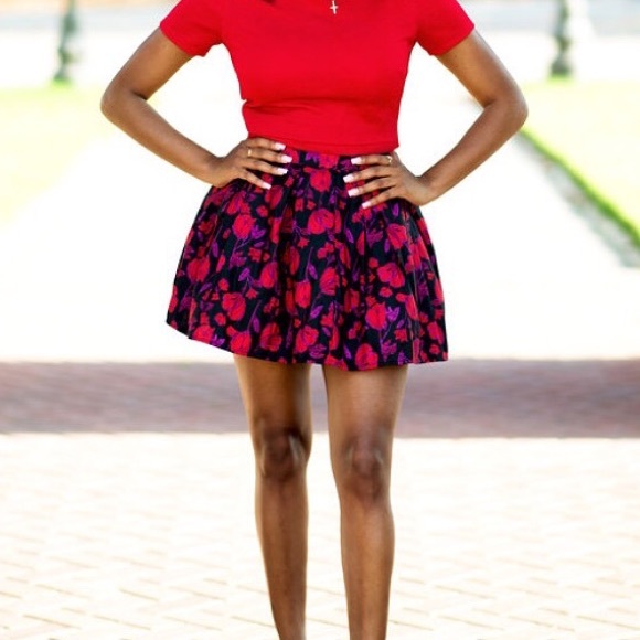 Black floral, mini skirt. - Picture 2 of 3