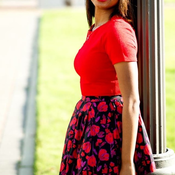 Black floral, mini skirt. - Picture 3 of 3