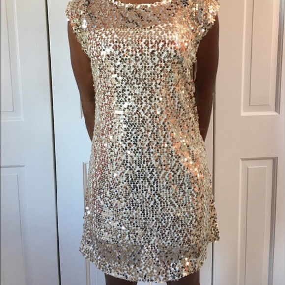 🥂🥂 New Years $10 clearance sale
Gold sequin  mini dress - Picture 3 of 4