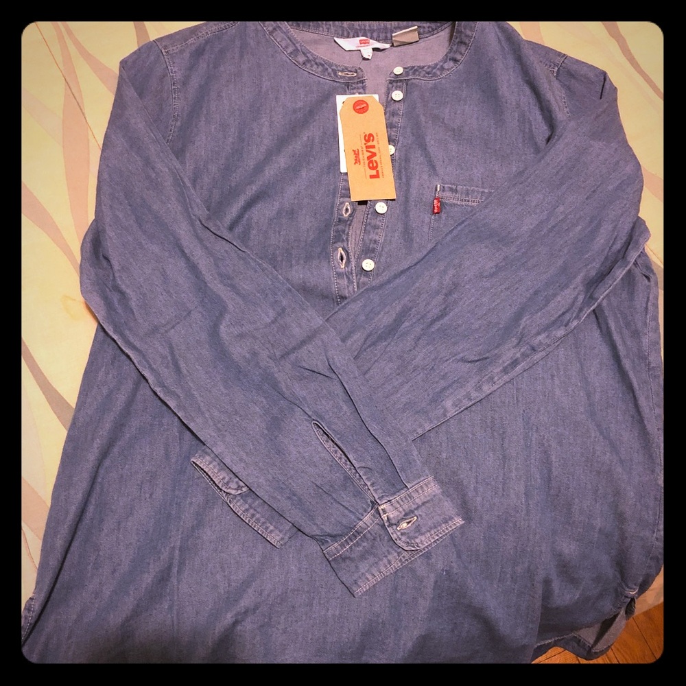 NWT...size Medium women’s Levi Jean shirt