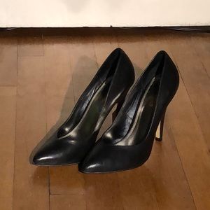 Bakers Black Leather Pumps