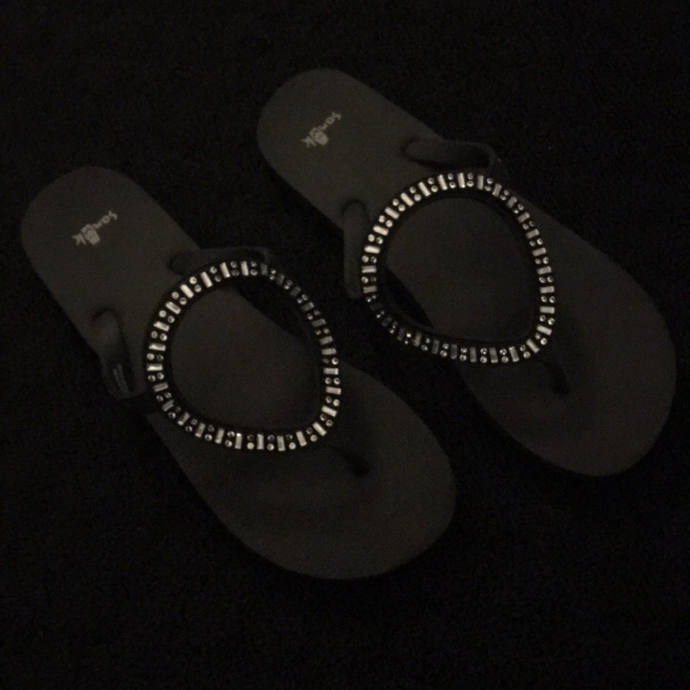 Sanuk Black flip flops style Ibiza Monaco