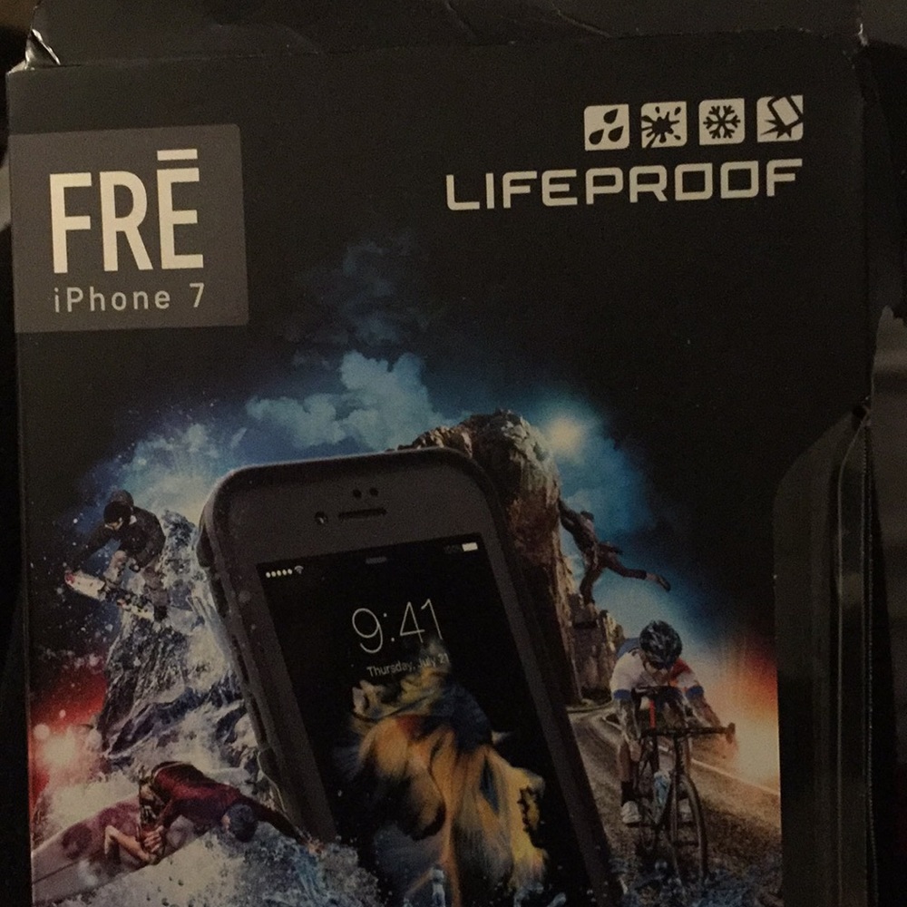 IPHONE 7 FRE LIFEPROOF CASE
