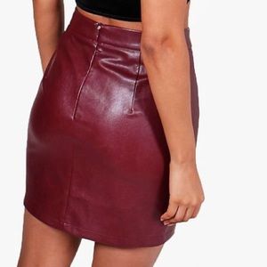 Women leather mini skirt!!