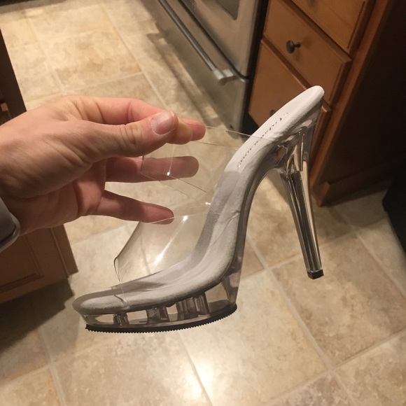 Clear posing heels - Picture 2 of 7