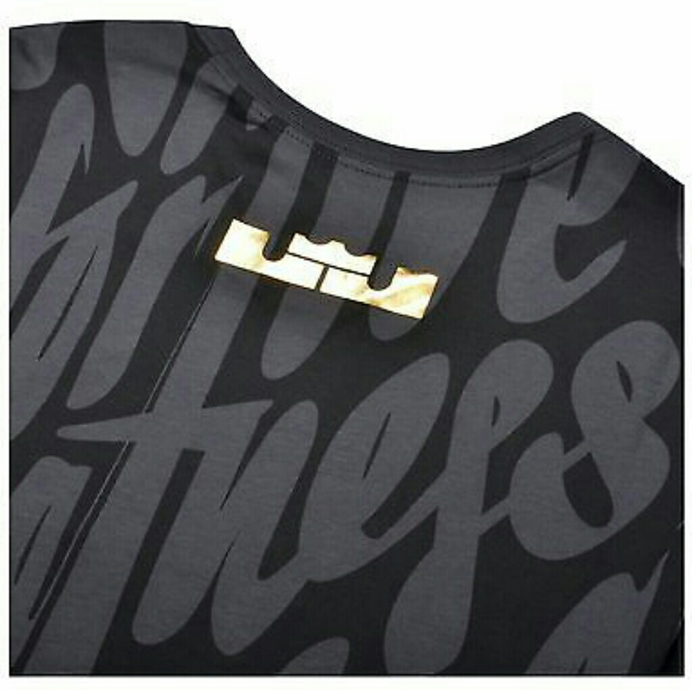 NiKe dRI FiT๐ฐLeBr0n GrEaTneSs๐ฐ tEe - Picture 5 of 6
