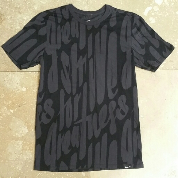 NiKe dRI FiT๐ฐLeBr0n GrEaTneSs๐ฐ tEe - Picture 3 of 6