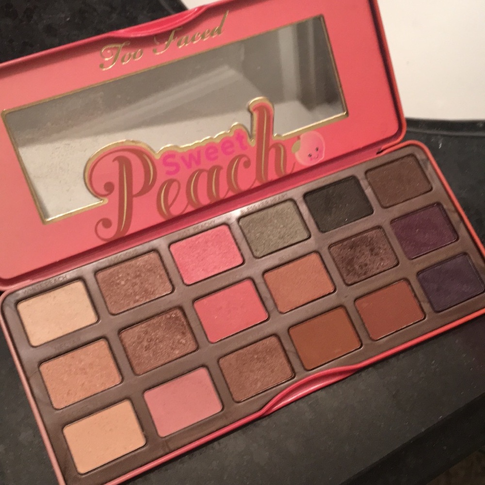 Too faced sweet peach pallet