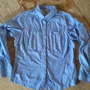 Columbia like new omni dry shirt.