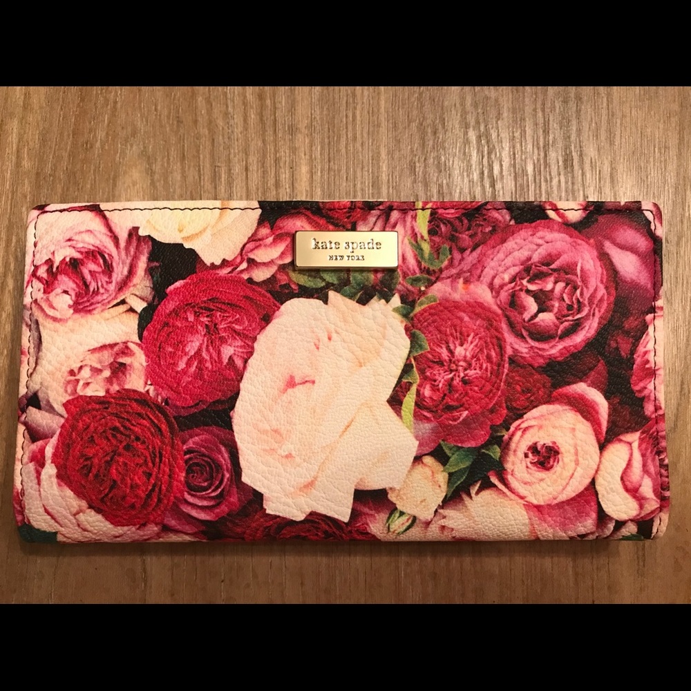 Kate Spade Stacy Wallet in “Grant Street Floral”