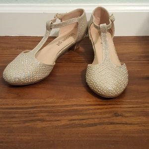 Champagne girls rhinestone size 4 dress shoes