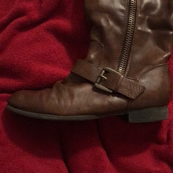 Brown Boots 👢 - Picture 2 of 4