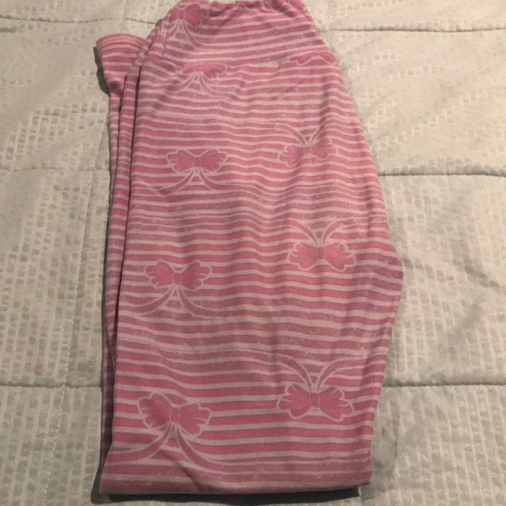 EUC. Lularoe bow leggings. OS