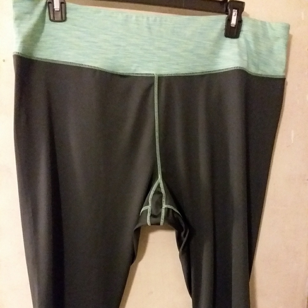Plus size yoga pants gray