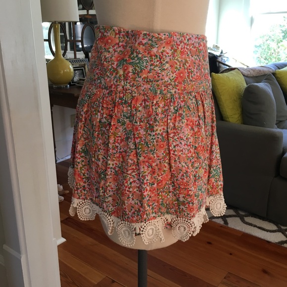 Zara Floral Mini Skirt - Picture 5 of 6