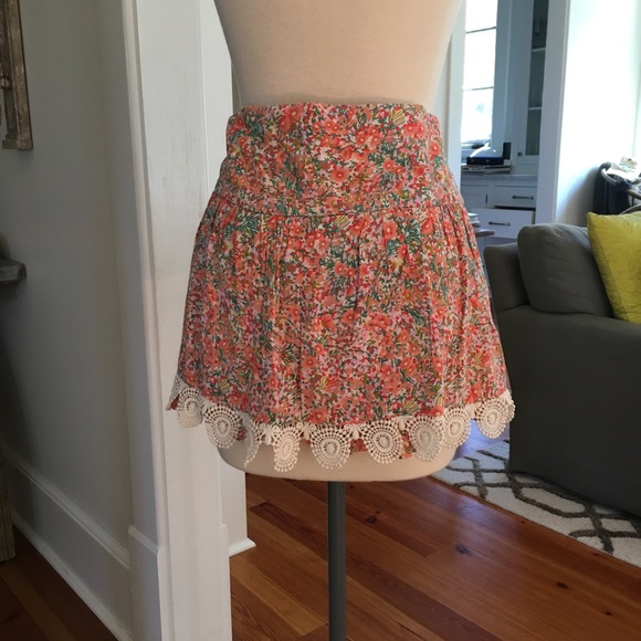 Zara Floral Mini Skirt - Picture 6 of 6