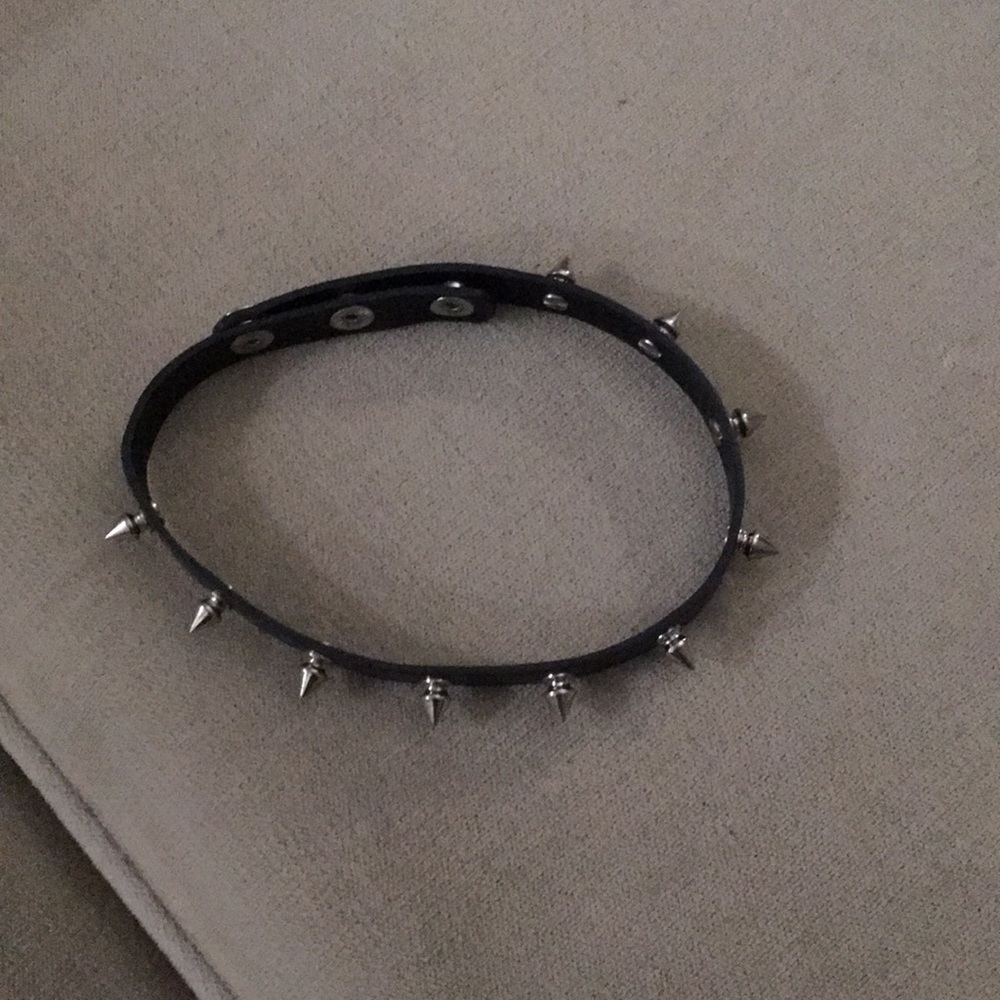 Mini spiked choker collar
