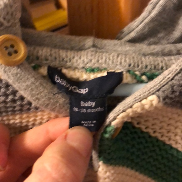 Baby Gap sweater - Picture 2 of 3