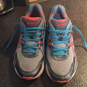 ASIC Gel Tennis Shoes