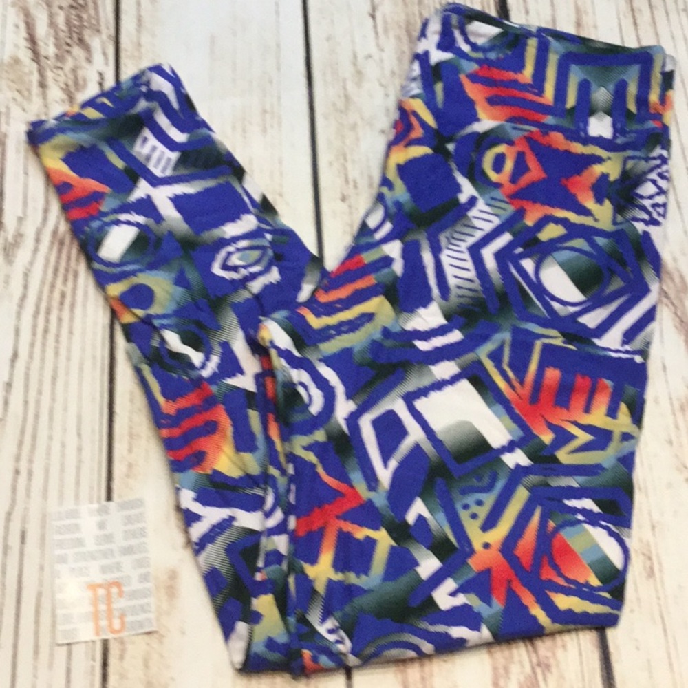 💙Blue tone background adorable NWT T/C