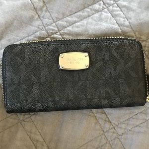 Michael Kors Large ZIP Wallet
