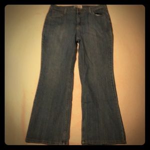 Levi Strauss mid rise boot cut 14 mis jeans used