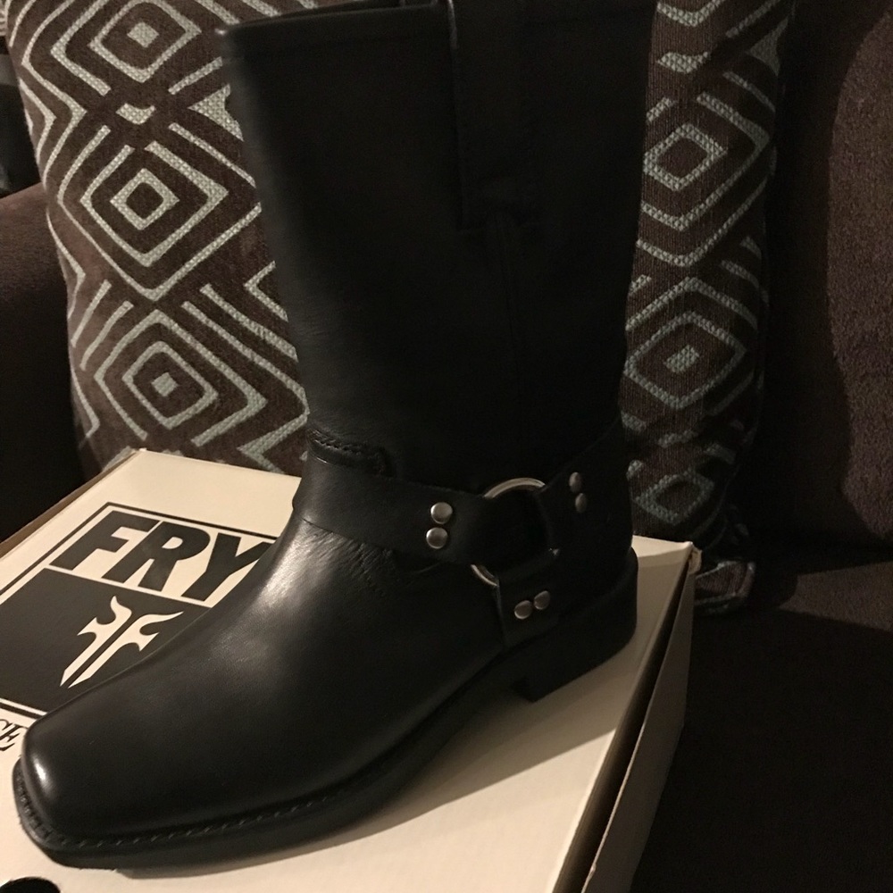 Frye kids boots. These are so hot!!!
