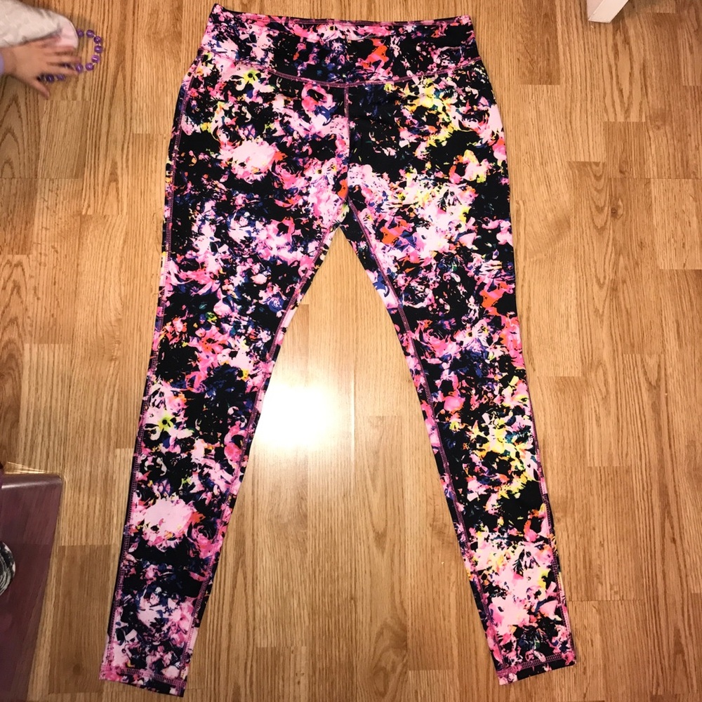Nwot yoga pants. Size L