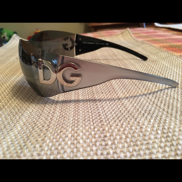 Dolce & Gabbana sunglasses - Picture 2 of 4