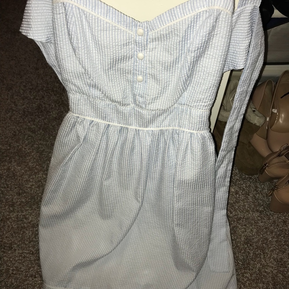 Backless dress that ties in the back