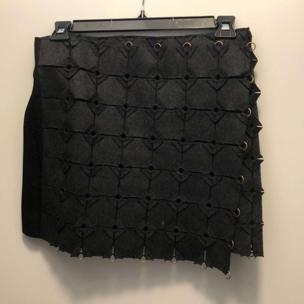 Tory Burch mini skirt size s/p. Will fit size 6.