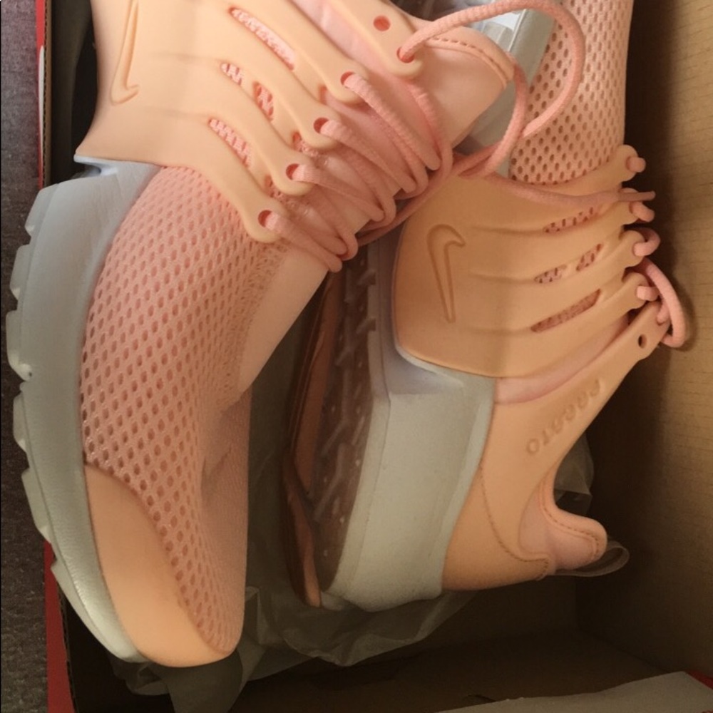 BRAND NEW NIKE PRESTO