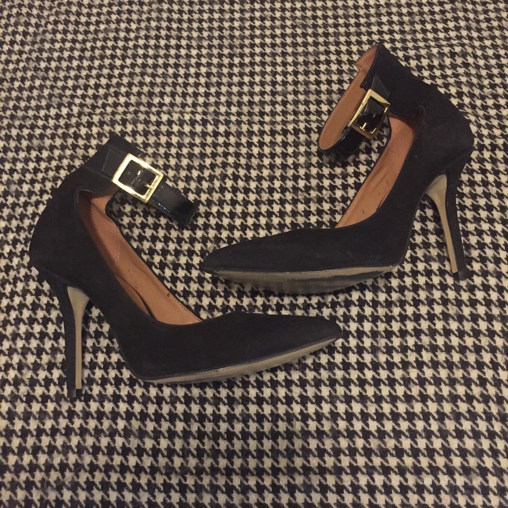 Sky High pointy Ankle Strap Suede Heels