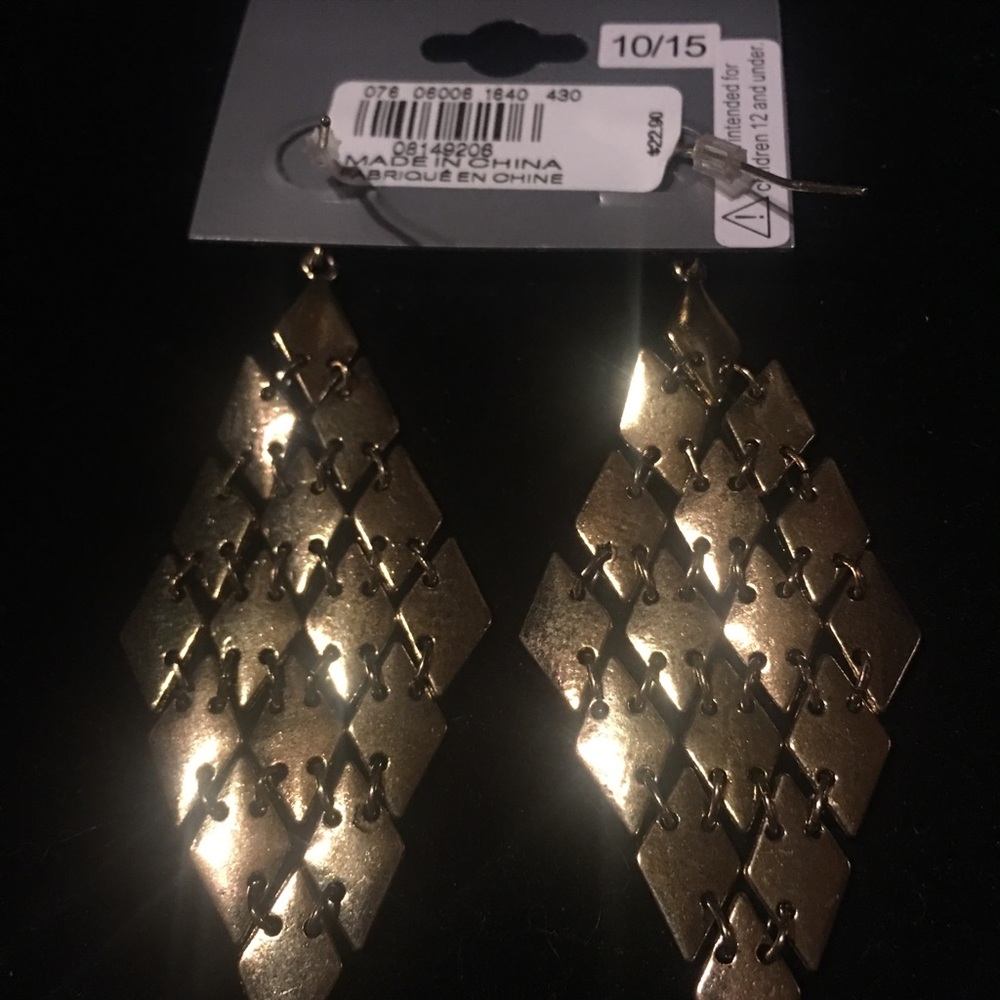 Express gold diamond shaped dangles! Great piece - Picture 5 of 6