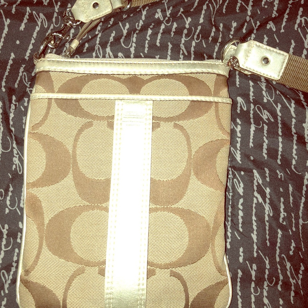 Coach Sling bag( MakeOffer)