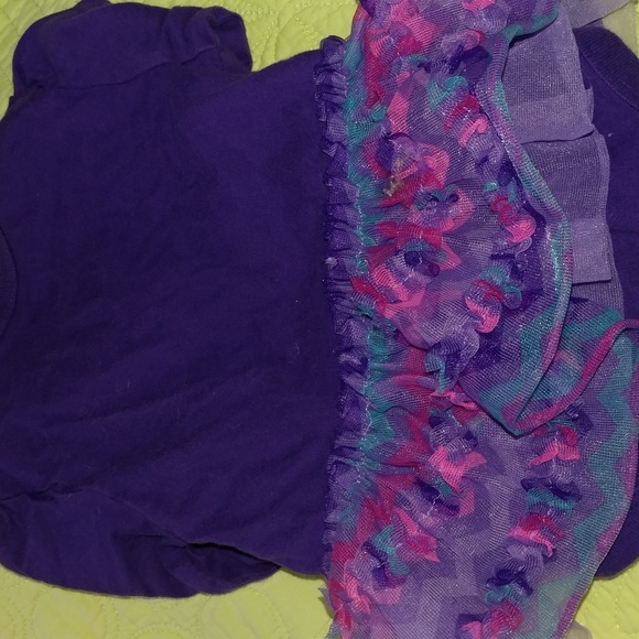 ⭐$3 in bundle🍒3 cute baby girl outfits - Picture 3 of 8