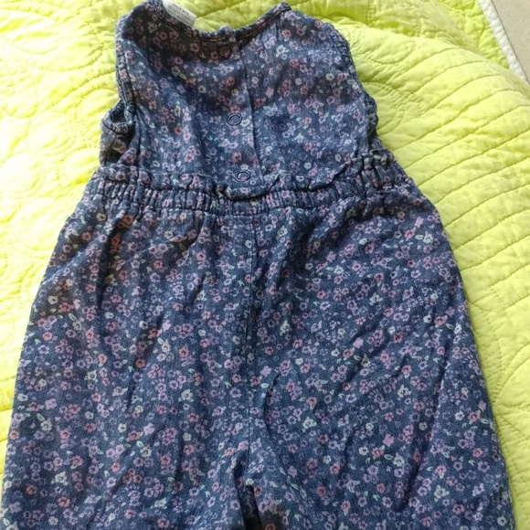 ⭐$3 in bundle🍒3 cute baby girl outfits - Picture 6 of 8
