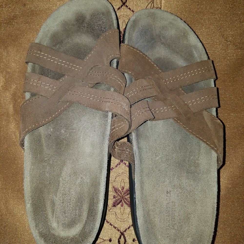 American Eagle Outfitters birks