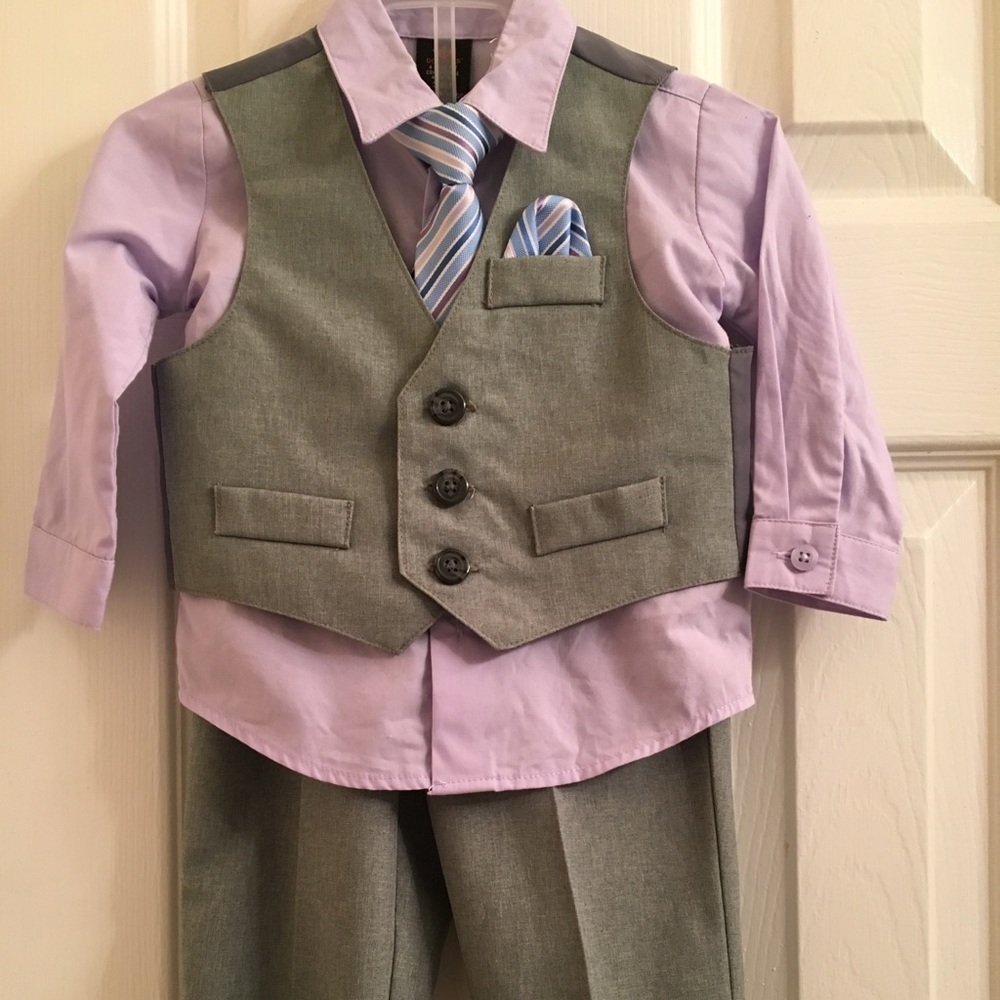 Docker’s 4 piece infant suit