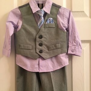 Docker’s 4 piece infant suit