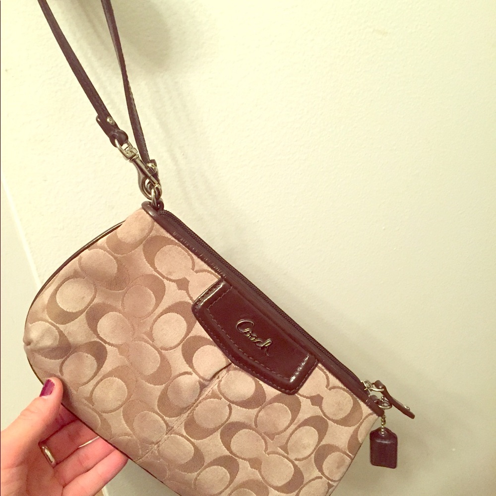 Medium size Coach Wristlet
