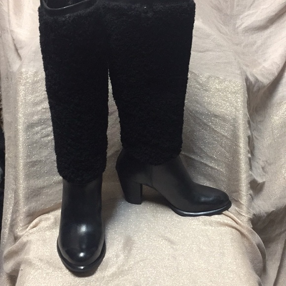 Women's Ugg Ava Exposed Fur Black Boots - Picture 2 of 7