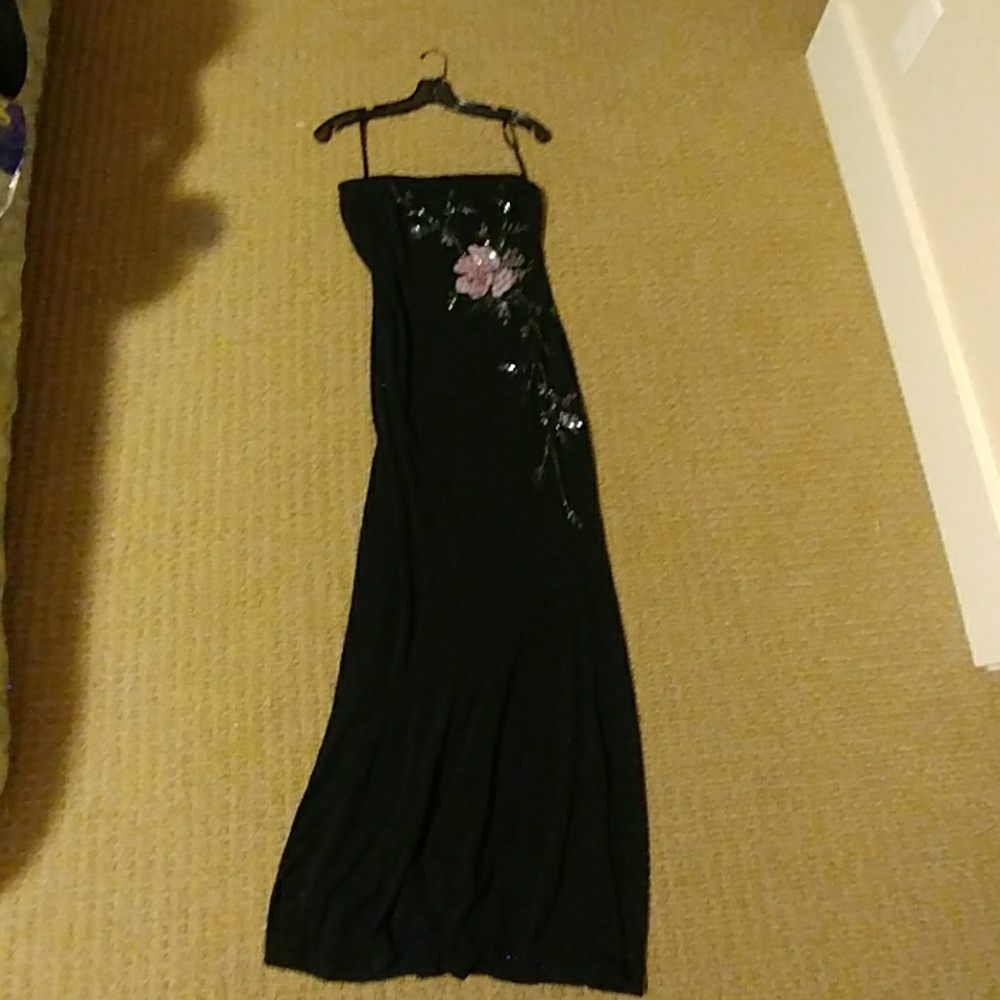 Elegant Long Black Flowered Sequins Dress