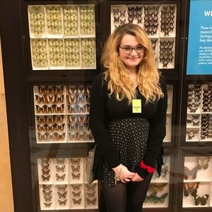 Meet your Posher, Caitlin