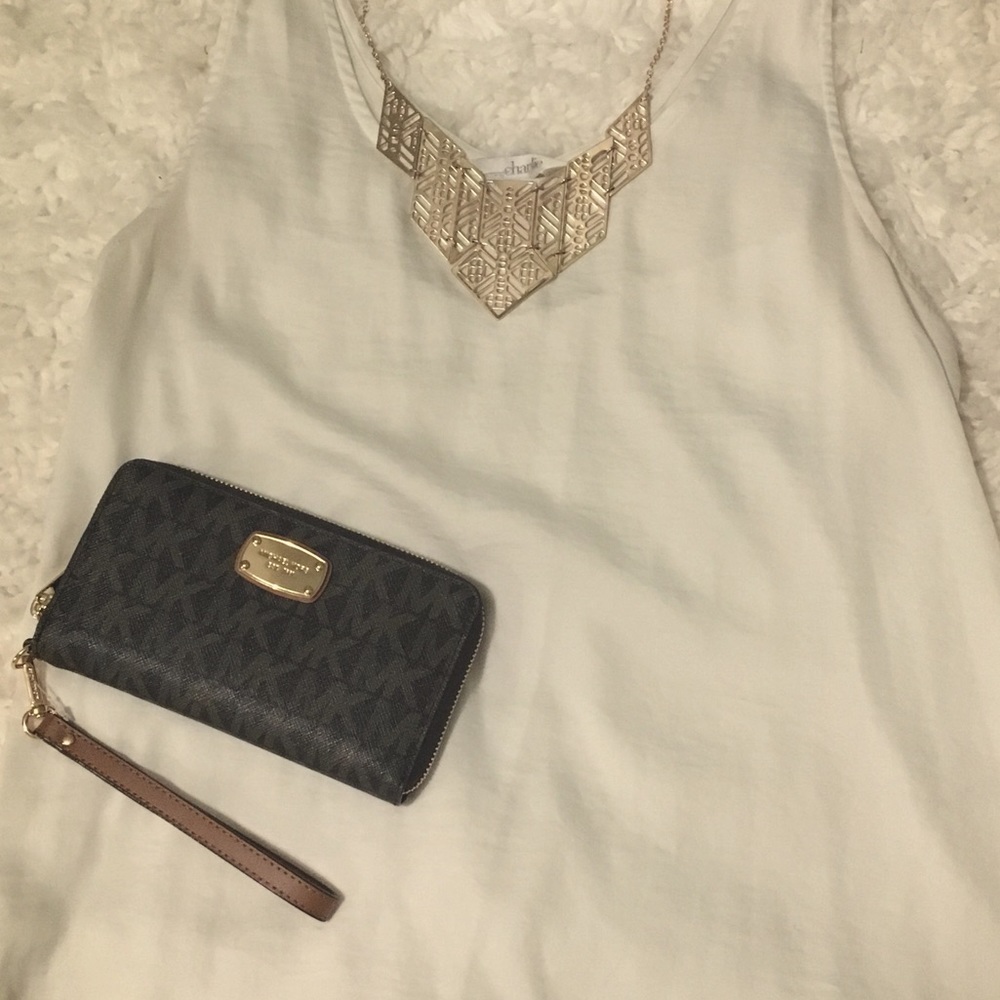 FINAL PRICE DROP!🆕MICHAEL KORS PHONE WRISTLET