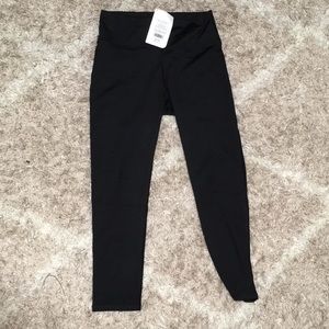 BRAND NEW Fabletics M Black High Waisted 7/8