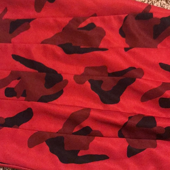 Red Evening Dress. - Picture 4 of 5