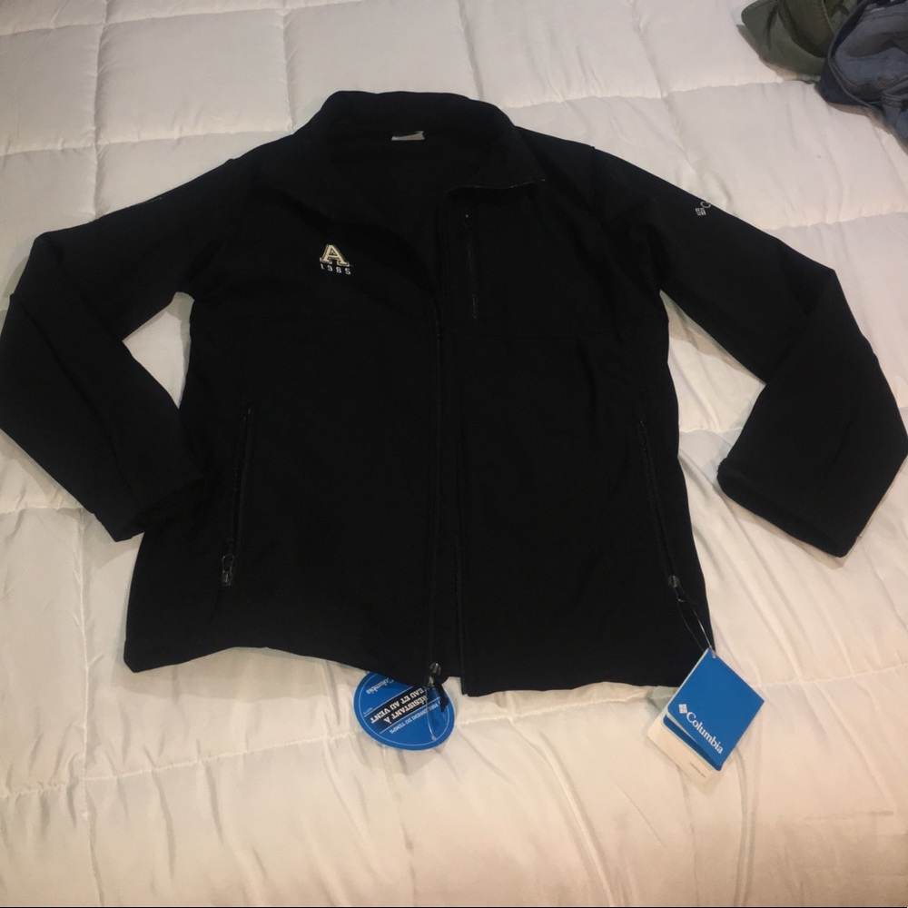 Columbia men’s water/wind resistant jacket